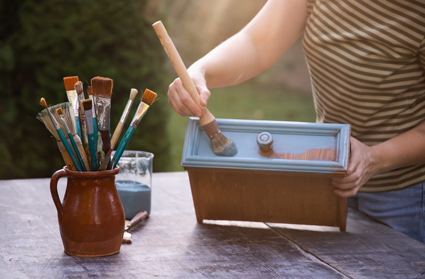 Upcycling a piece of furniture with paint